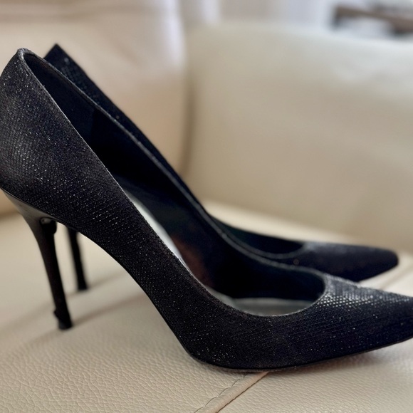 Stuart Weitzman Flirt Pump Black Sophisticated Heels - Picture 1 of 5
